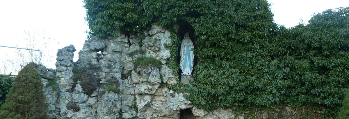 Unsere schöne Lourdes-Grotte